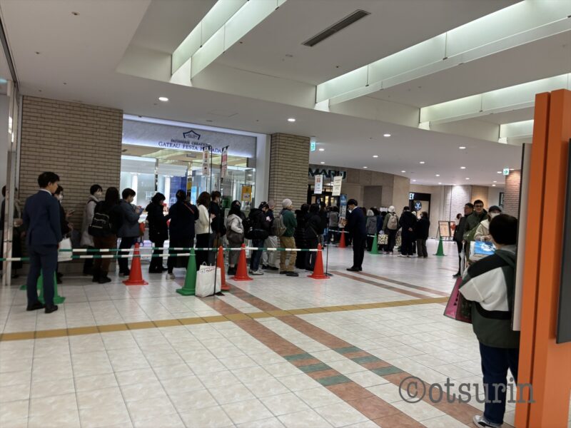 大丸札幌店　スノーチーズとブルーポンド行列